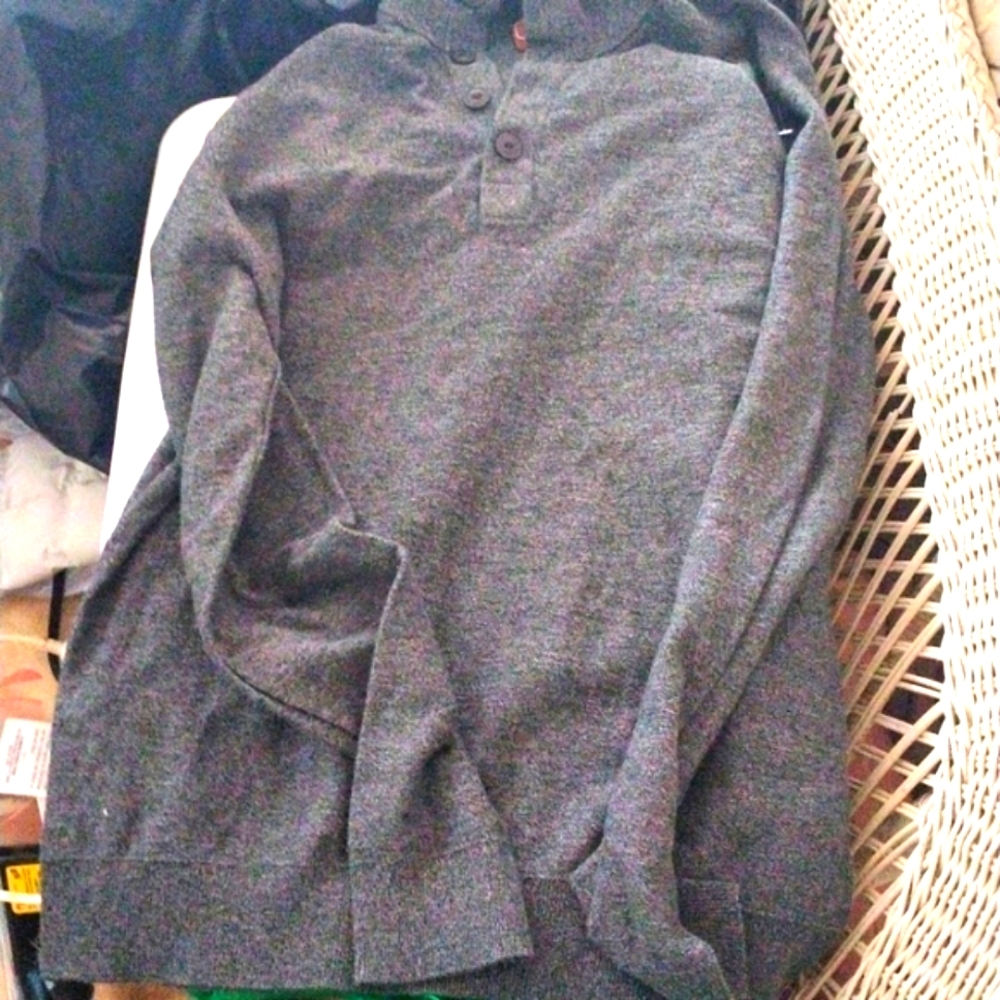 Red ale cotton Henley sweater L